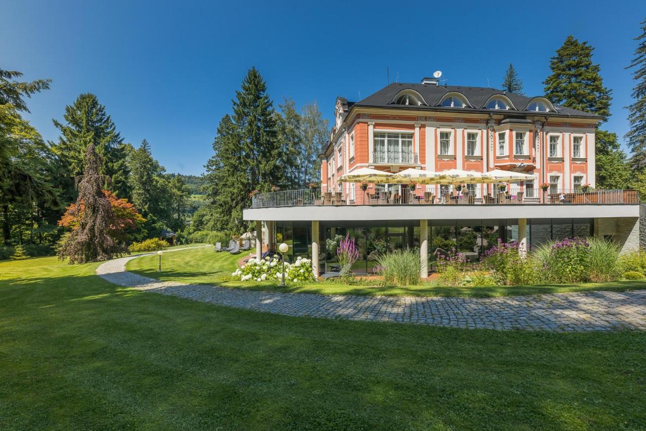 Wellness & Spa Hotel Villa Regenhart Jeseník Exterior foto